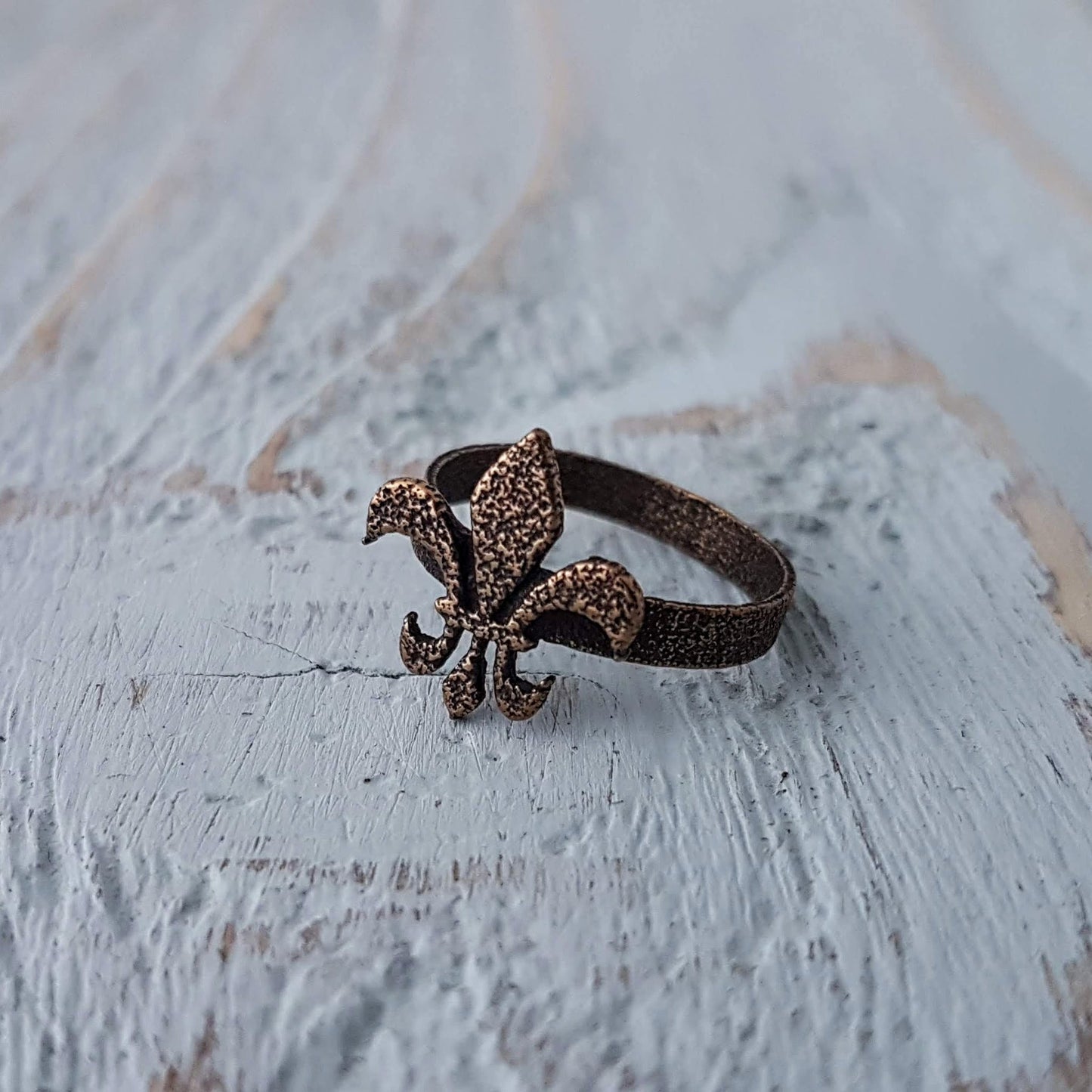 FLEUR DE LIS RING - Inspiratek
