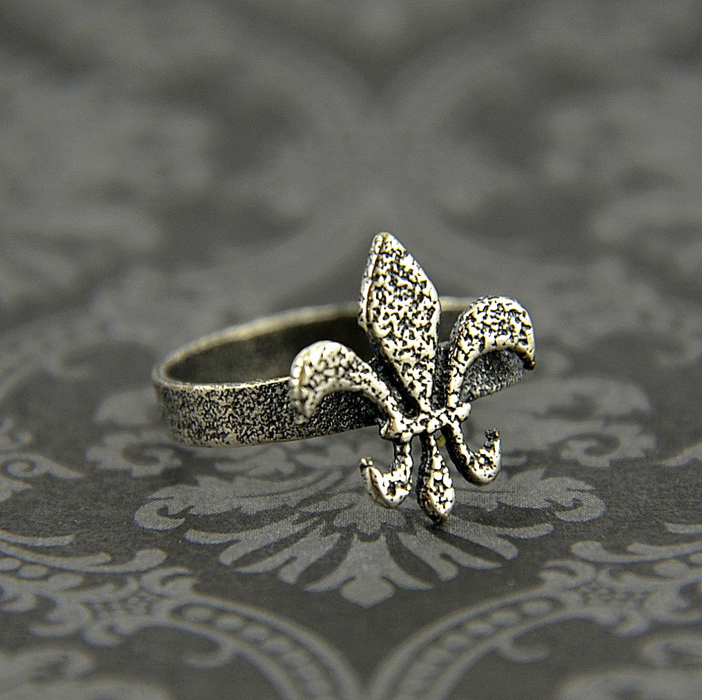 FLEUR DE LIS RING - Inspiratek