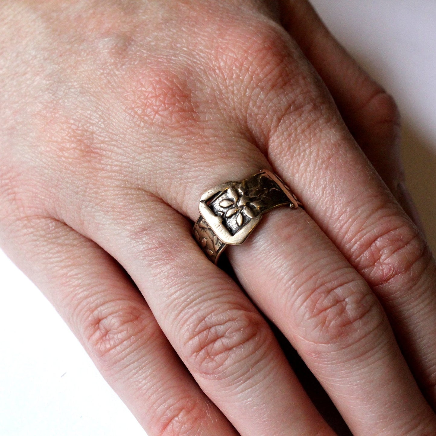 BELT BUCKLE RING - Inspiratek